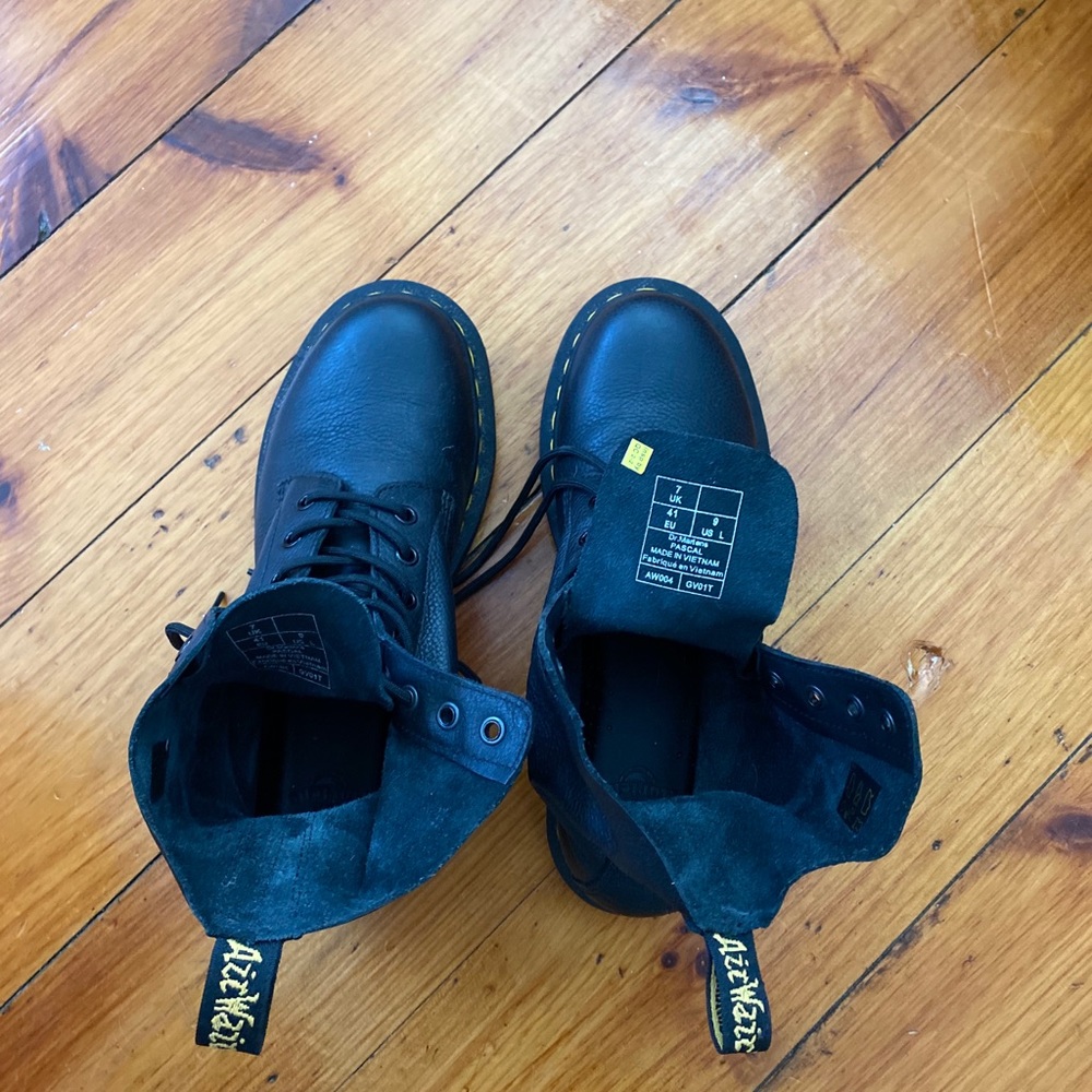 Back doc martens